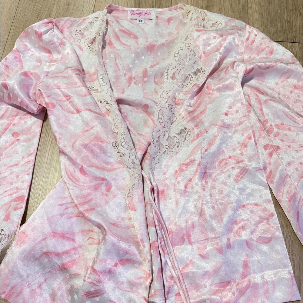 Vanity Fair Vintage Pink and Cream Lace-Trim Tie-Front Robe